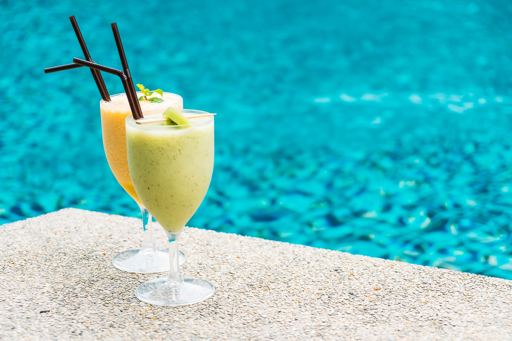 smoothies-with-pool-background